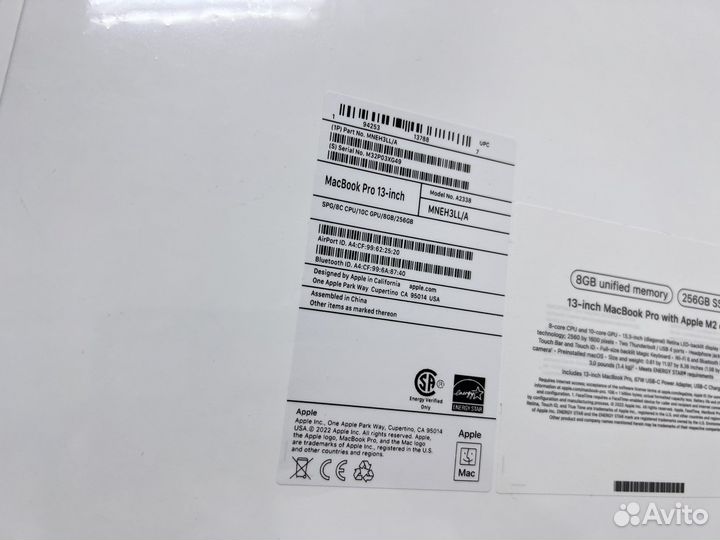 Hoвый MacBook 13 Pro M2 8\256 +