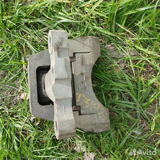 Опора верхняя правая saab 12783141