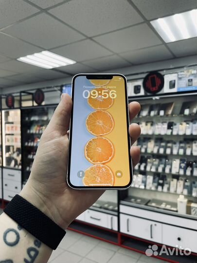 iPhone 12, 64 ГБ