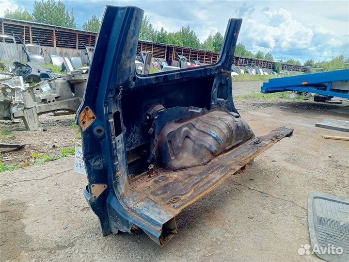 Крыло заднее левое Toyota Land Cruiser