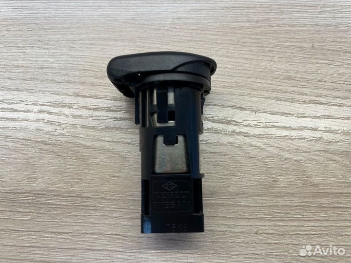 Розетка LADA X-Ray