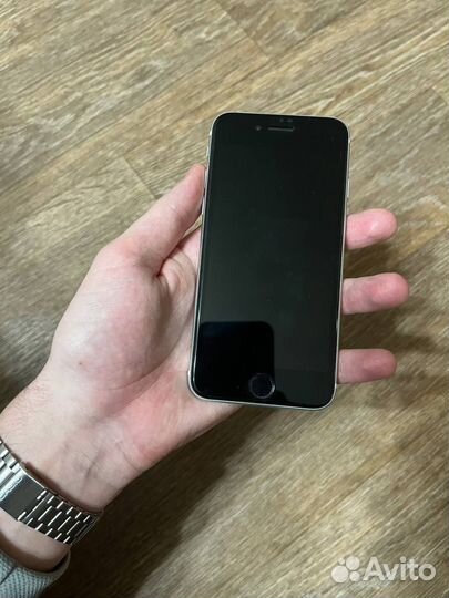 iPhone SE (2020), 64 ГБ