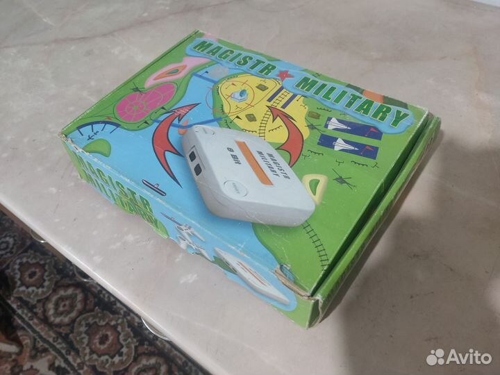 Игровая приставка 8 bit