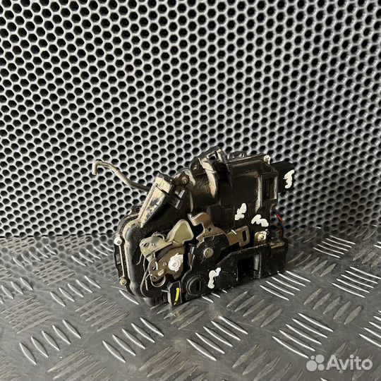 Замок двери Audi A6