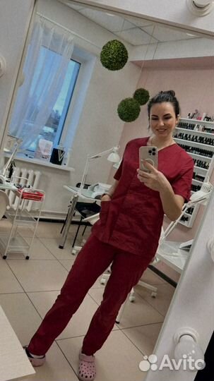 Педикюр с покрытием лаком