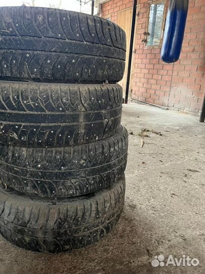 Bridgestone Ice Cruiser 7000 205/55 R16 91T