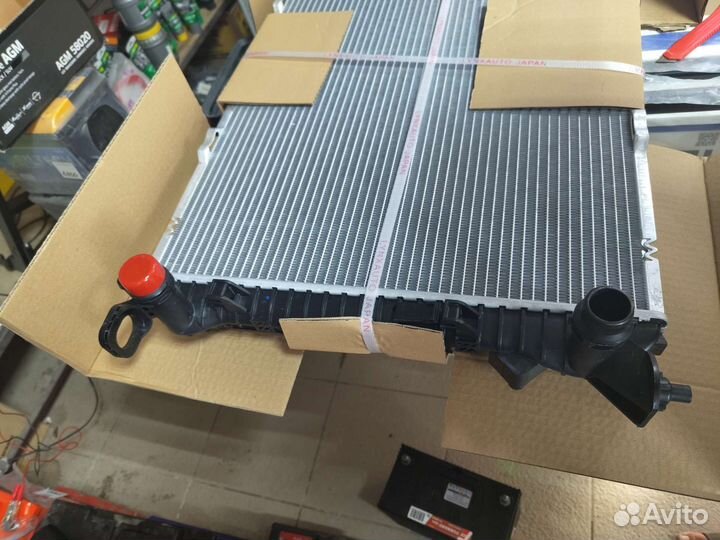 Радиатор охлаждения audi Q5 Q3 Macan
