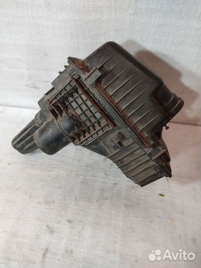 Корпус воздушного фильтра peugeot 607