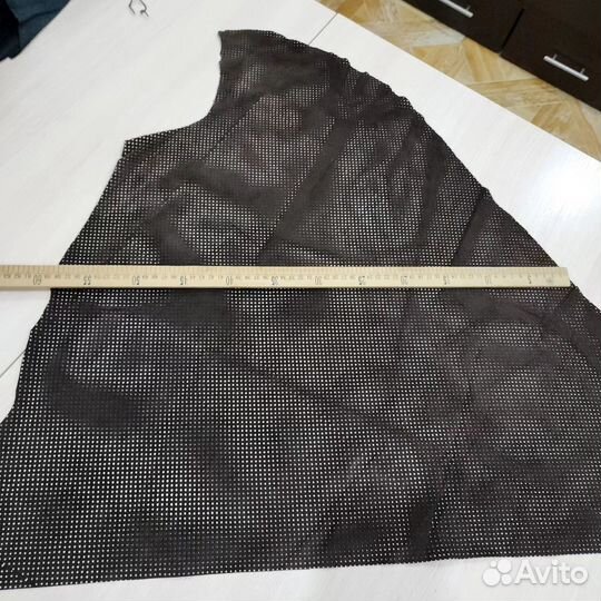 Лоскут натурал. перфорированной замши 35 кв. дм