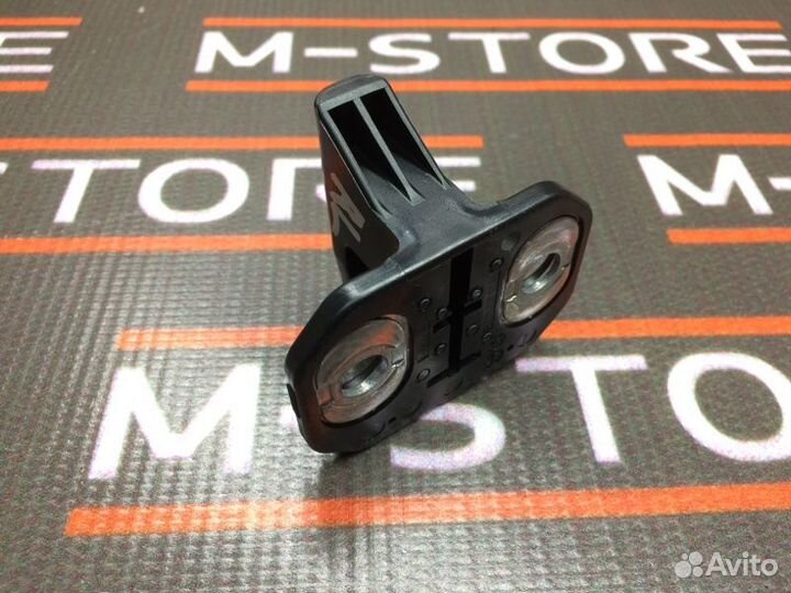 Петля замка двери Mercedes-Benz S-Class W221