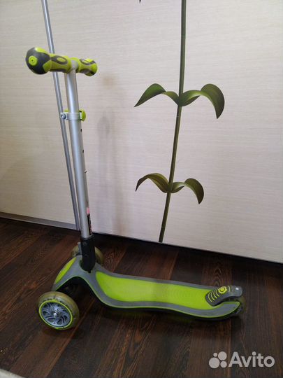 Самокат globber трехколесный