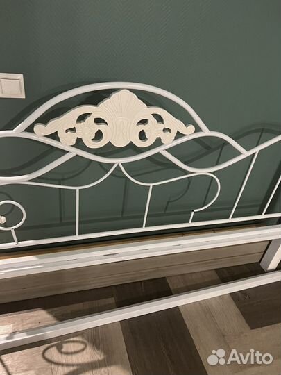 Кровать с матрасом