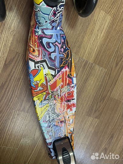 Самокат детский со светящимися колесами