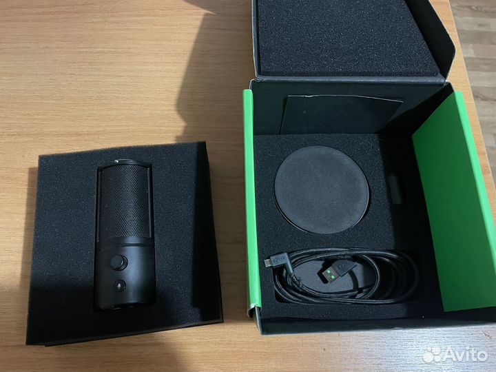 Микрофон razer seiren x