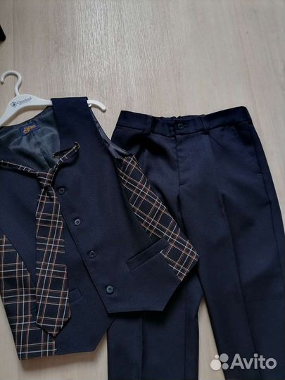 Школьный костюм
