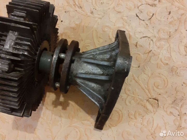 Опель Монтерей 1995г. кронштейн термомуфты