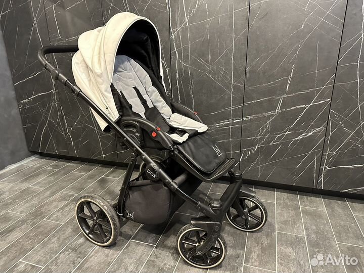 Коляска Lonex Pax