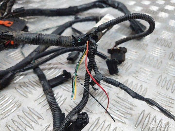 Блок предохранителей подкапотный Suzuki Grand Vita