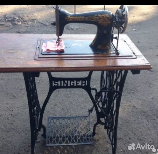 Швейная машина Singer