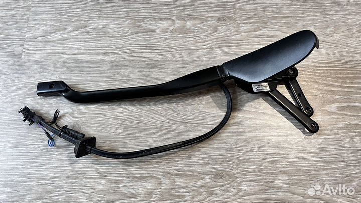 Поводок стеклоочистителя Mercedes-Benz Gle W167