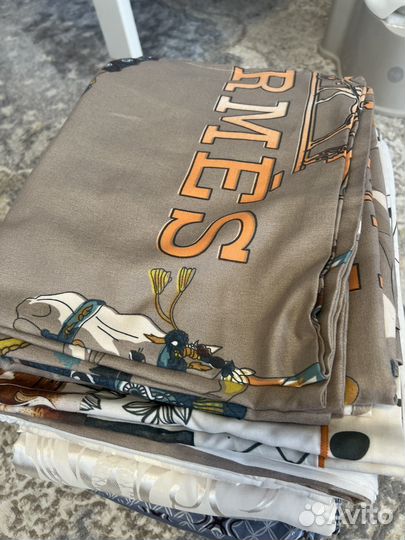 Коробка с постельными принадлежностями