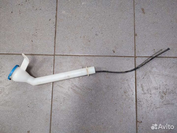 Горловина бачка омывателя на Nissan Qashqai