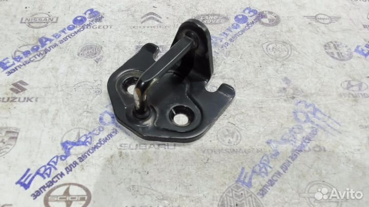 Ответная часть замка двери Ford Focus II 2005-2008