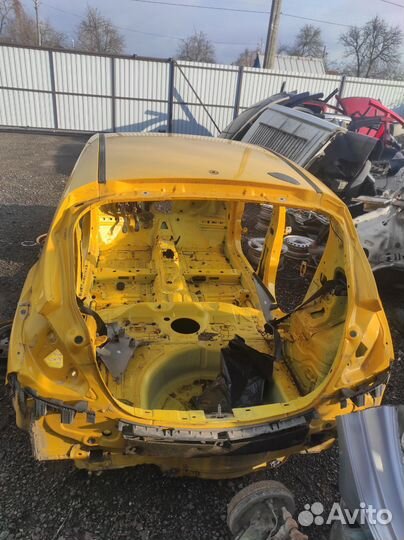 Крыло заднее правое opel Corsa d