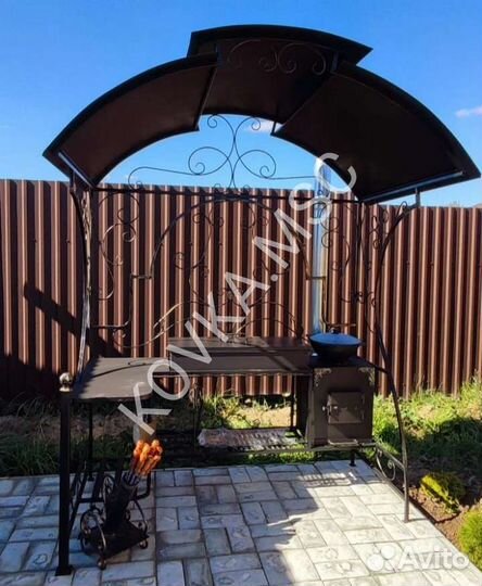 Мангал с крышей