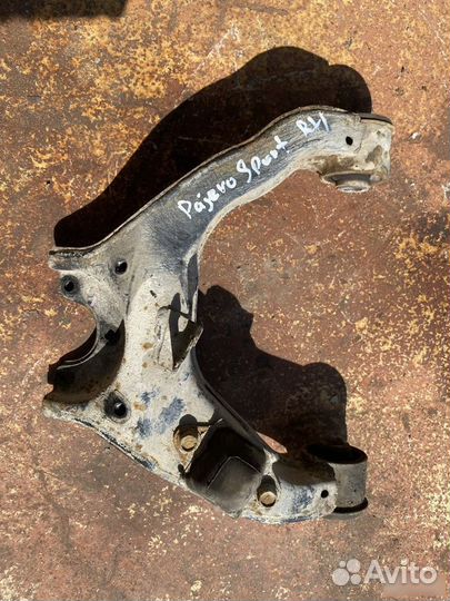 Рычаг передний правый Mitsubishi Pajero Sport 07-1