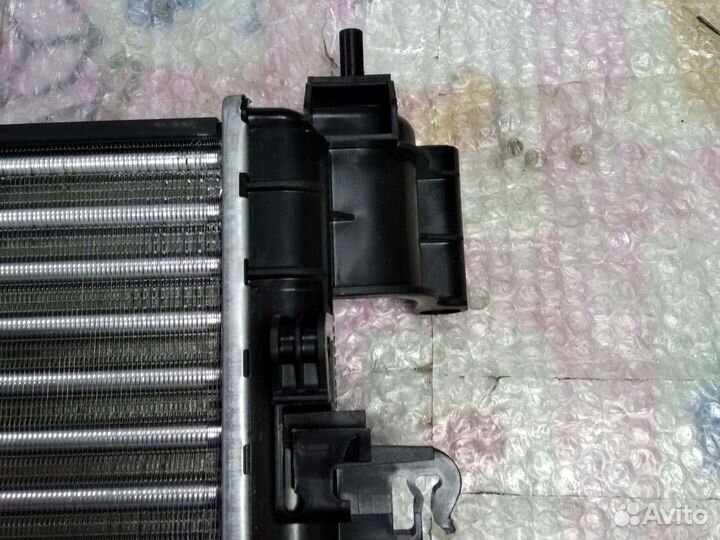 Радиатор охлаждения Шевроле Кобальт Авео 1,5 мт