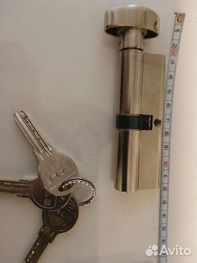 Цилиндровый механизм личинка +замок для гаража б/у