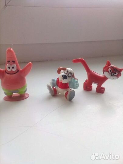 Киндер. Игрушки из разных серий