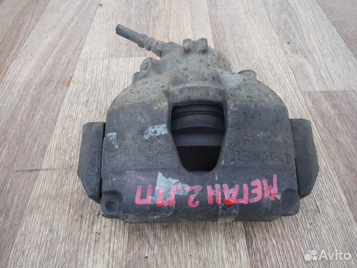 Суппорт передний правый renault Megane 2 2005