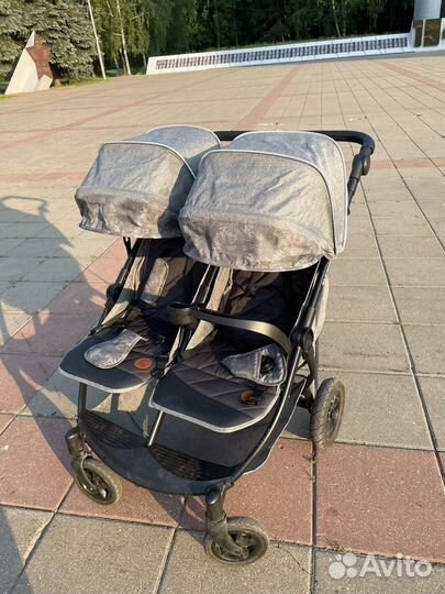 Прогулочная коляска для двойни
