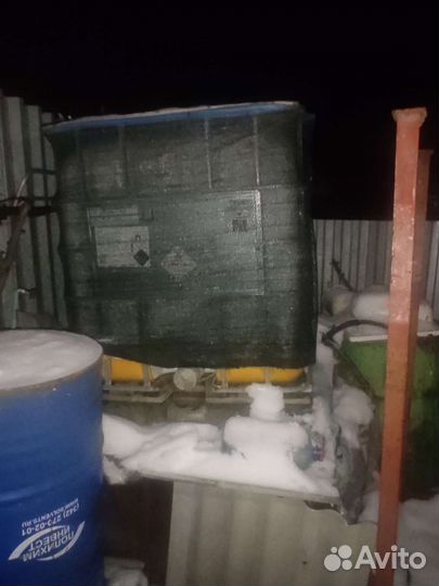 Бак для воды пластиковый 1000л с подставкой 1,2м