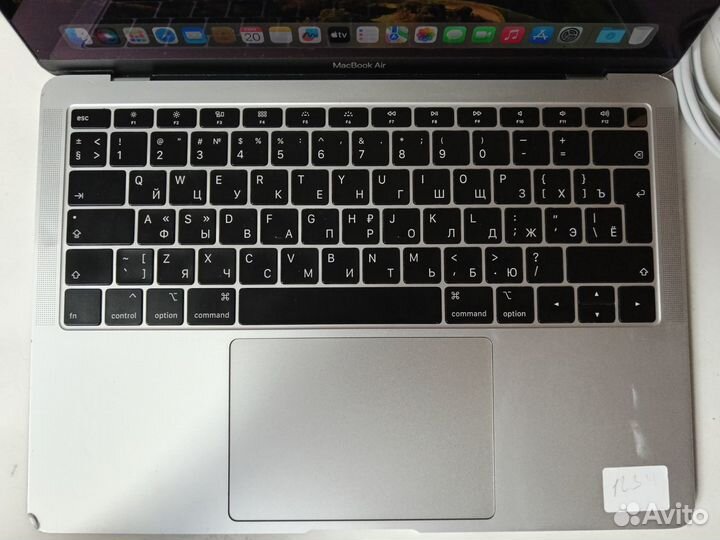 MacBook Air 13 Retina (A1932)