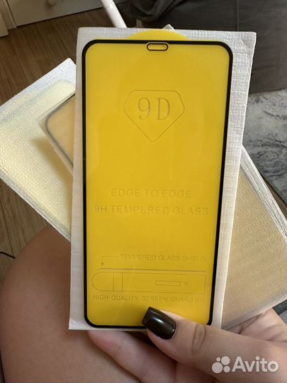Защитное стекло на iPhone 11 pro max