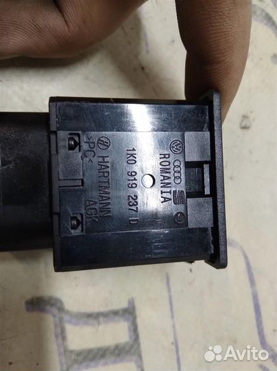 Выключатель VW Golf VI 2009-2012