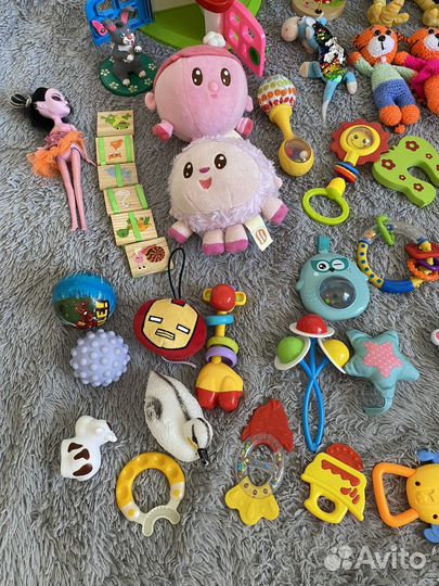 Детские развивающие игрушки пакетом более 50 шт