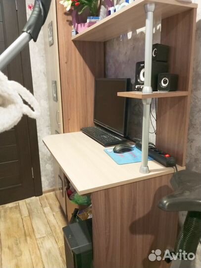 Стол как письменный так и компьютерный