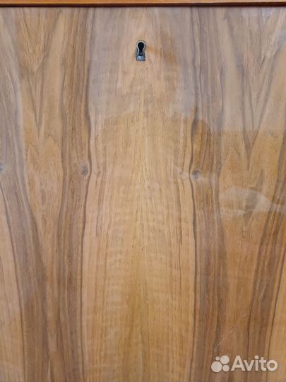 Сервант, витрина, шкаф для посуды Румыния