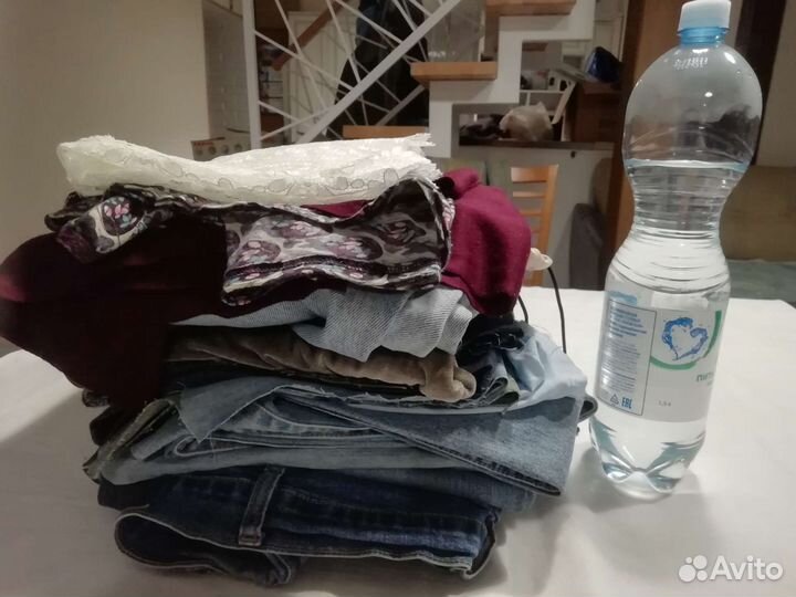 Обрезки джинс, тканей, кружево для рукоделия