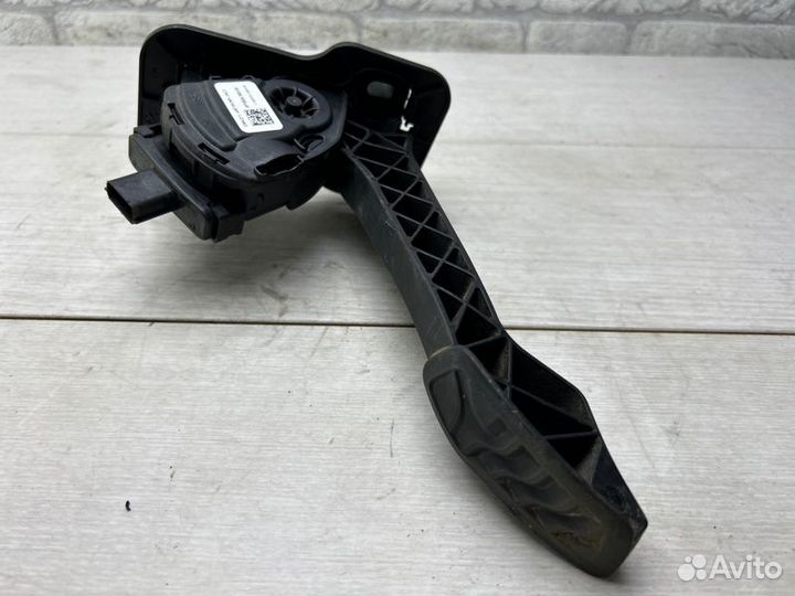 Педаль газа Ford Transit 8