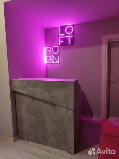 Стойки ресепшн