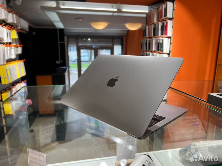 Apple Macbook Pro 13 Touch Bar 2019 i5