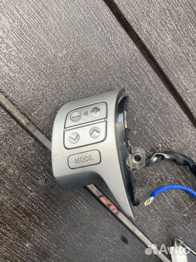 Кнопки в руль toyota corolla e 150