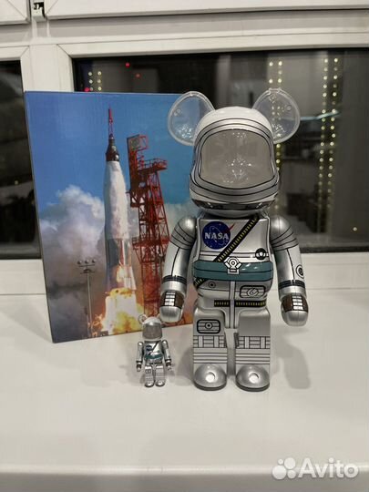 Мишка bearbrick астронавт nasa