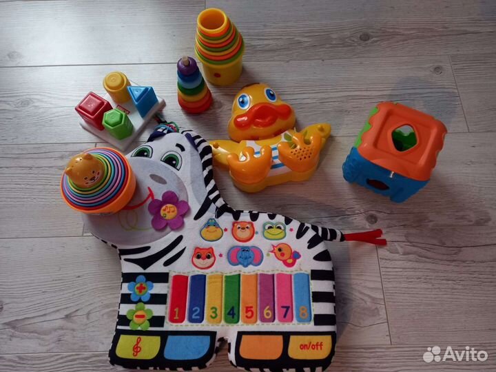 Развивающие игрушки пакетом