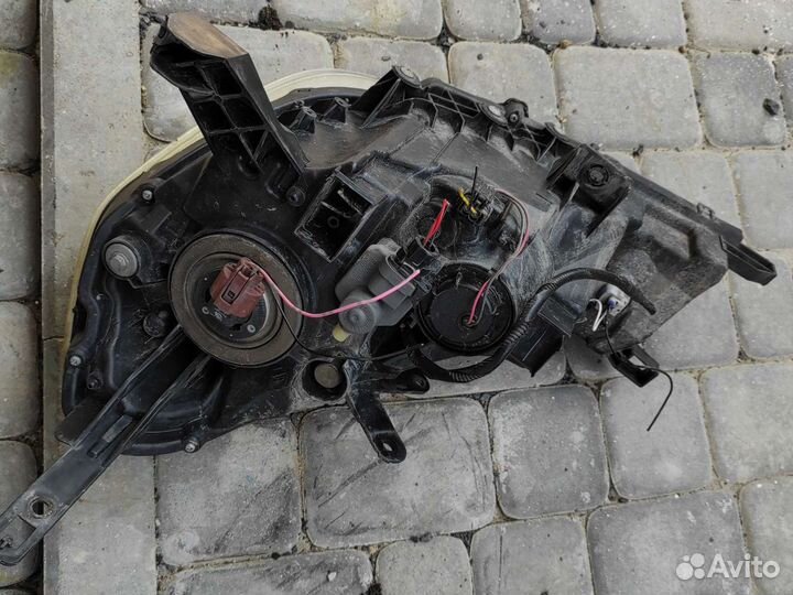 Фара Nissan Wingroad Y12